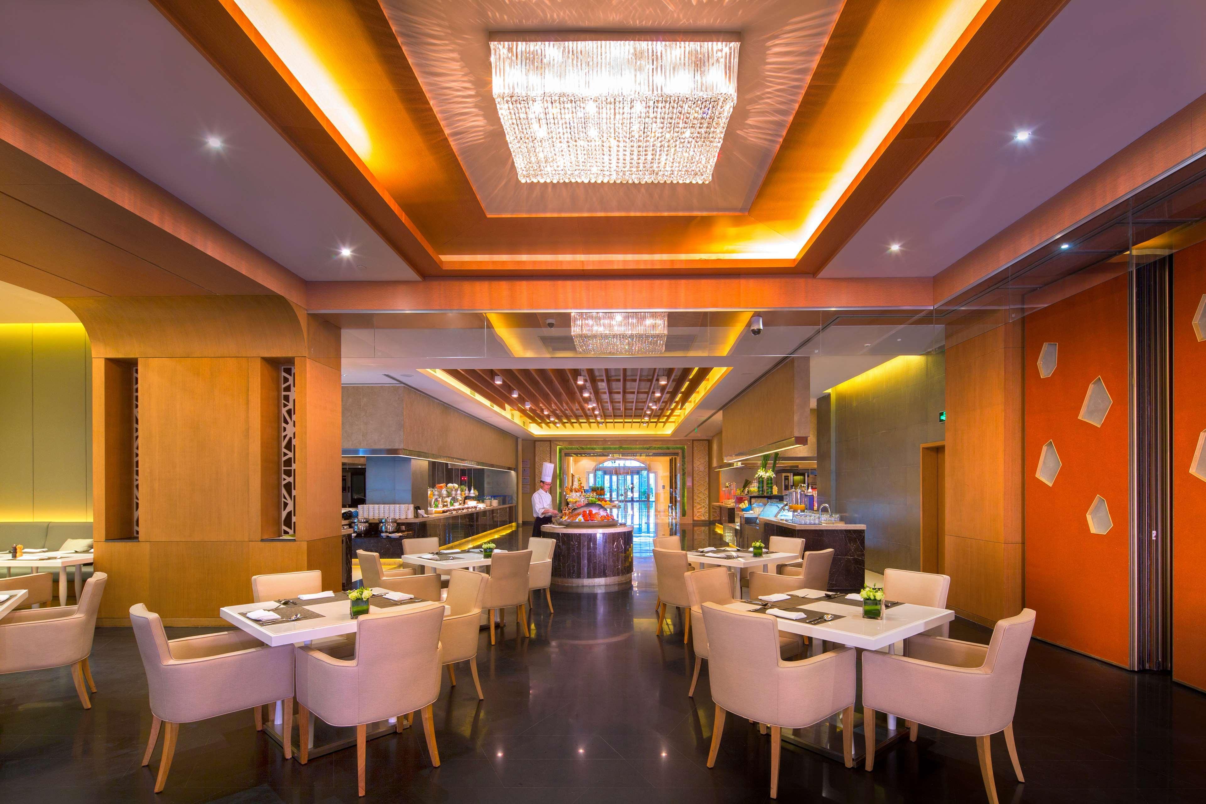 Doubletree By Hilton Ningbo - Chunxiao Hotel Buitenkant foto