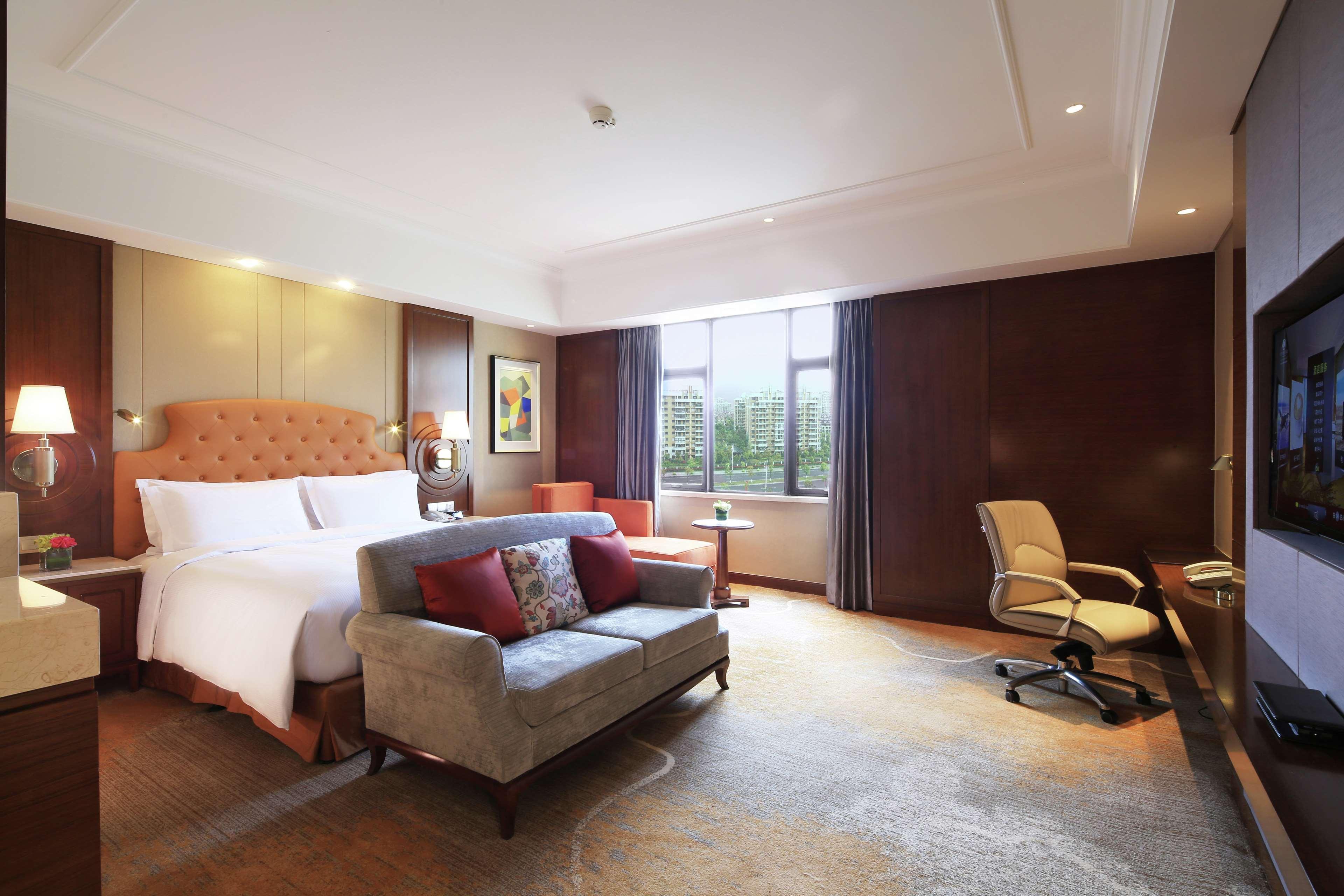 Doubletree By Hilton Ningbo - Chunxiao Hotel Buitenkant foto