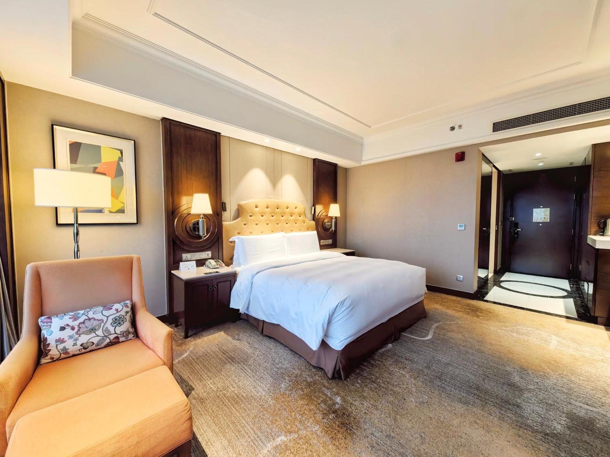 Doubletree By Hilton Ningbo - Chunxiao Hotel Buitenkant foto