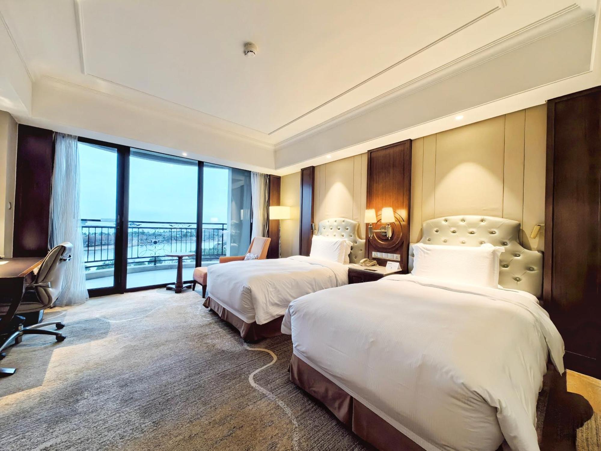 Doubletree By Hilton Ningbo - Chunxiao Hotel Buitenkant foto
