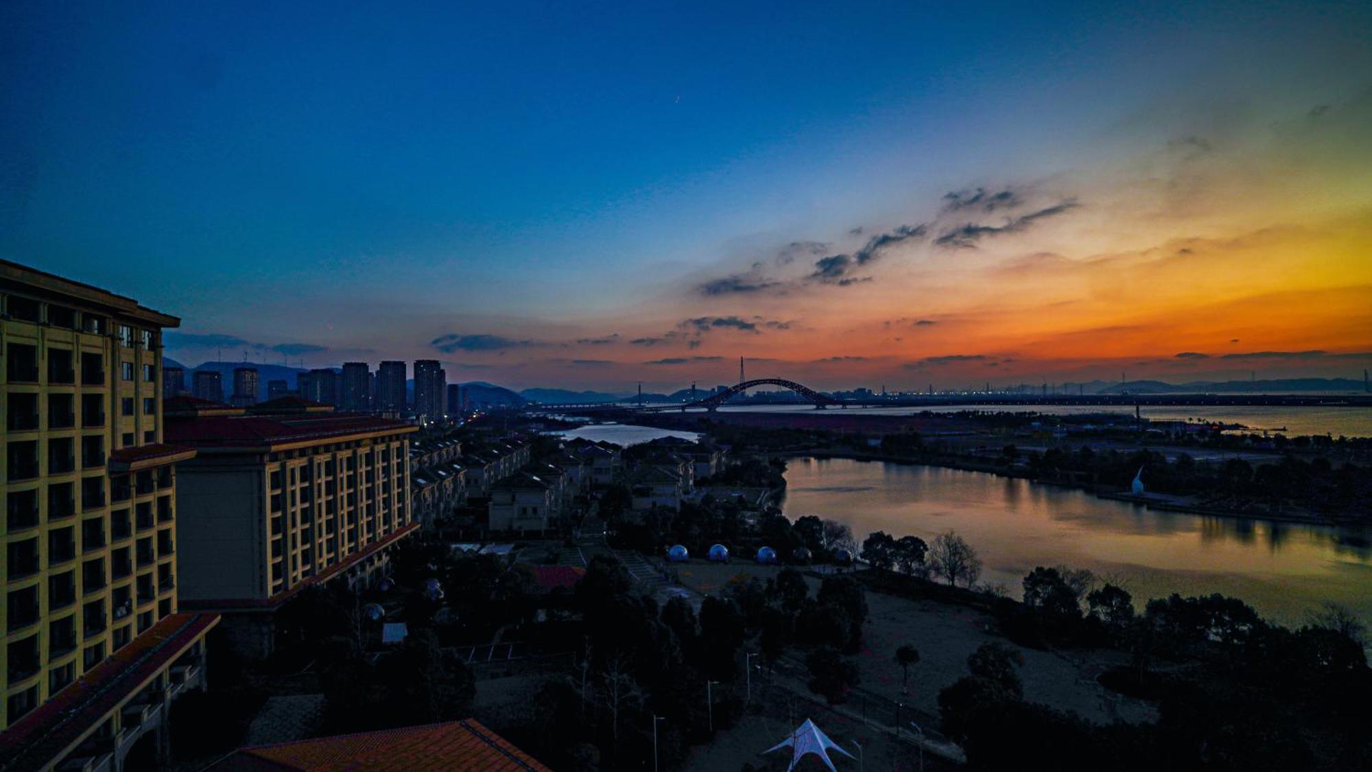 Doubletree By Hilton Ningbo - Chunxiao Hotel Buitenkant foto