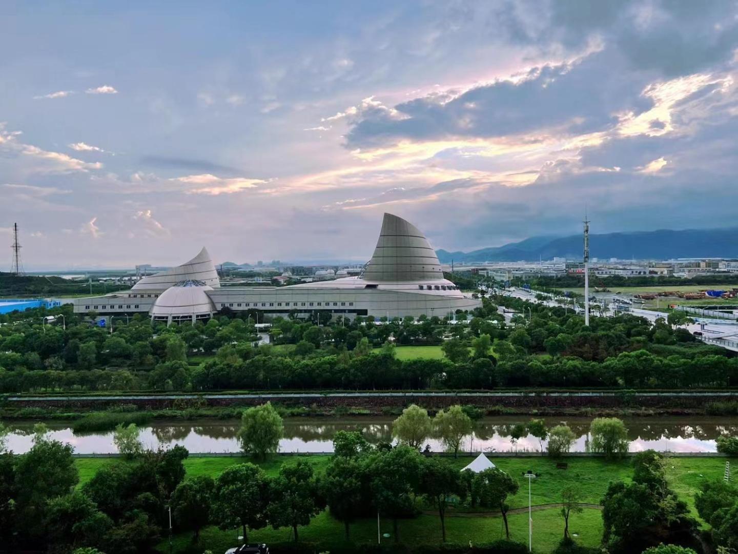 Doubletree By Hilton Ningbo - Chunxiao Hotel Buitenkant foto