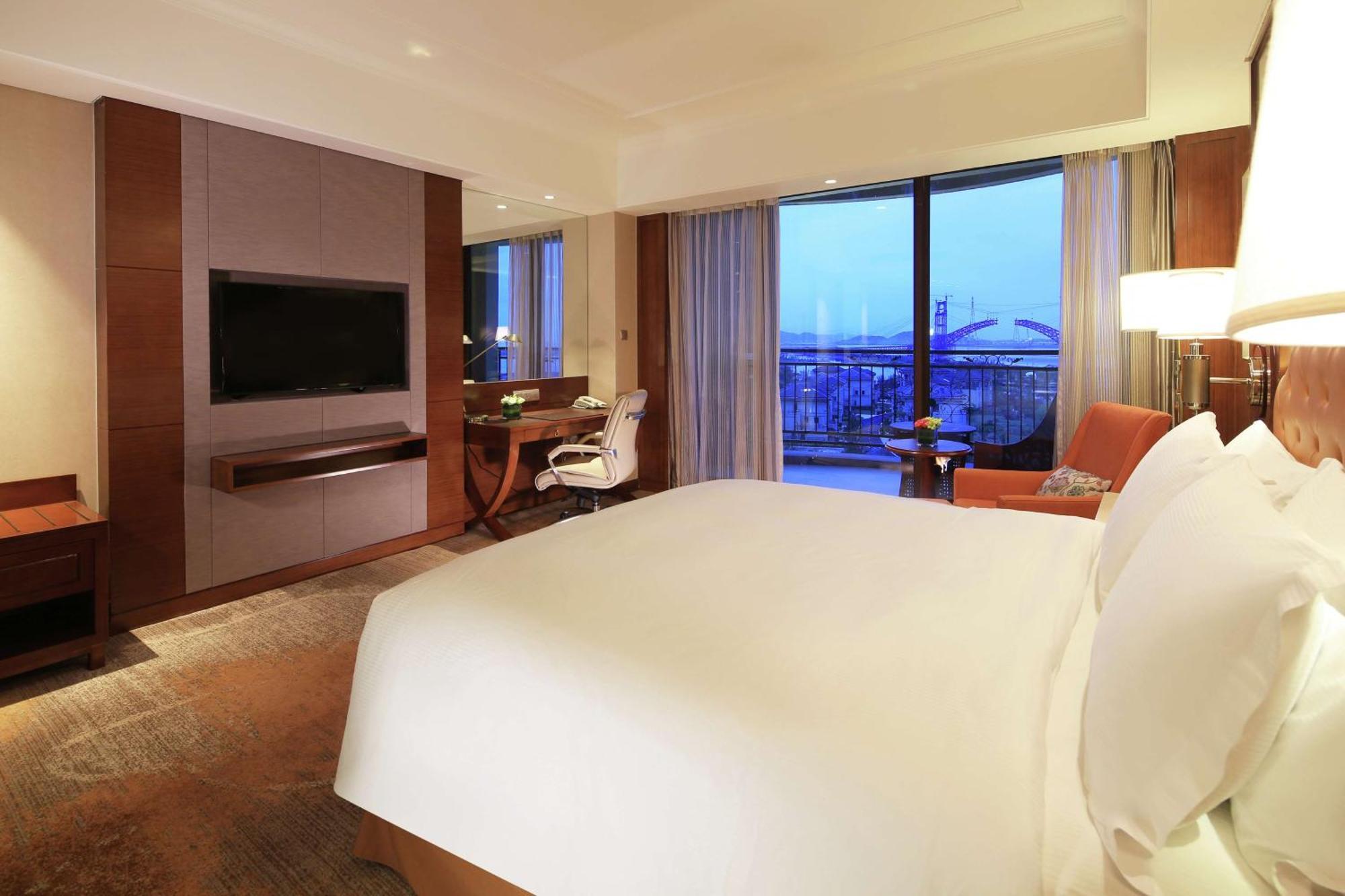 Doubletree By Hilton Ningbo - Chunxiao Hotel Buitenkant foto